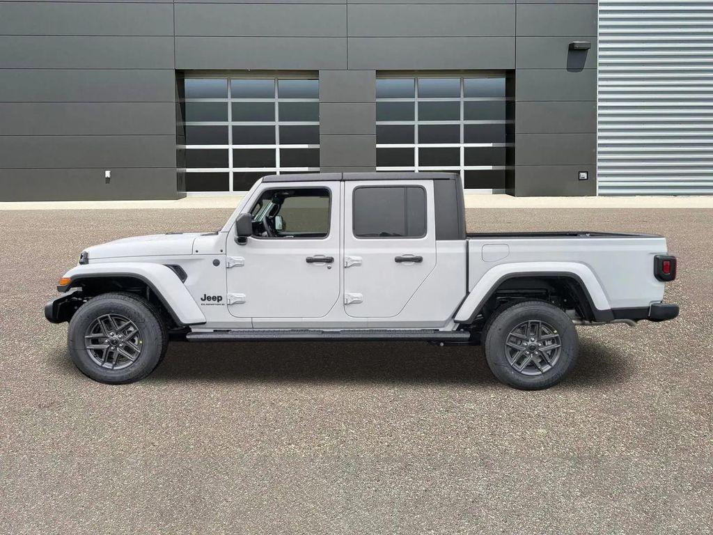 new 2025 Jeep Gladiator car, priced at $46,315