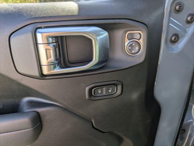 new 2025 Jeep Gladiator car, priced at $47,380