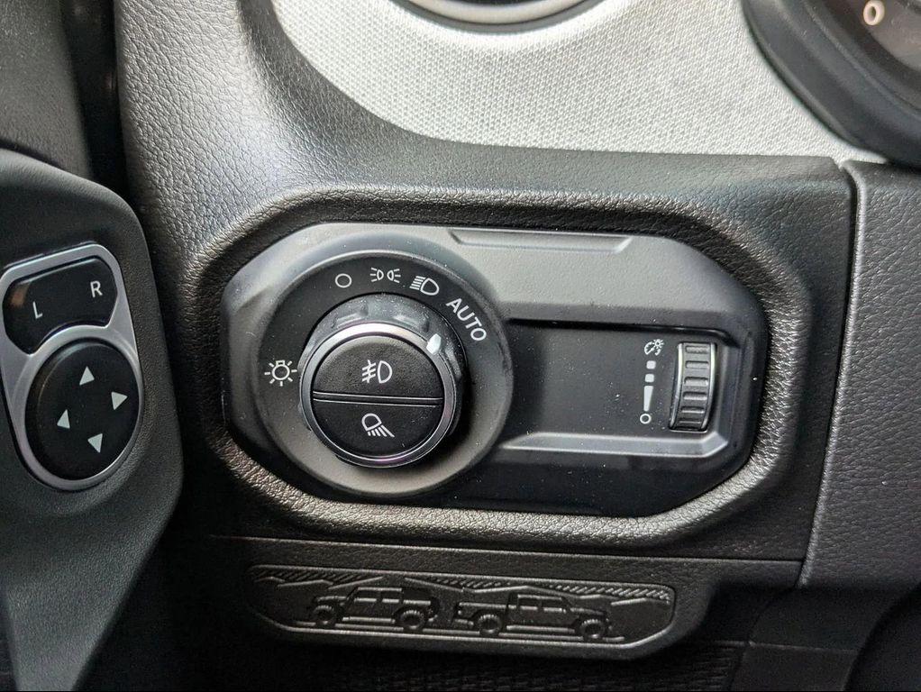 new 2025 Jeep Gladiator car, priced at $42,095