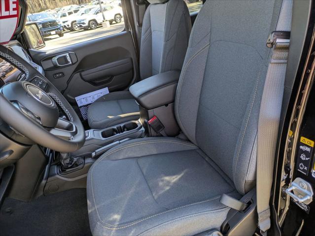new 2025 Jeep Gladiator car, priced at $41,395