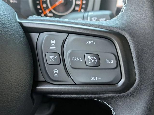 new 2025 Jeep Gladiator car, priced at $41,395