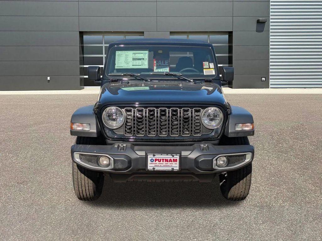 new 2025 Jeep Gladiator car, priced at $42,095
