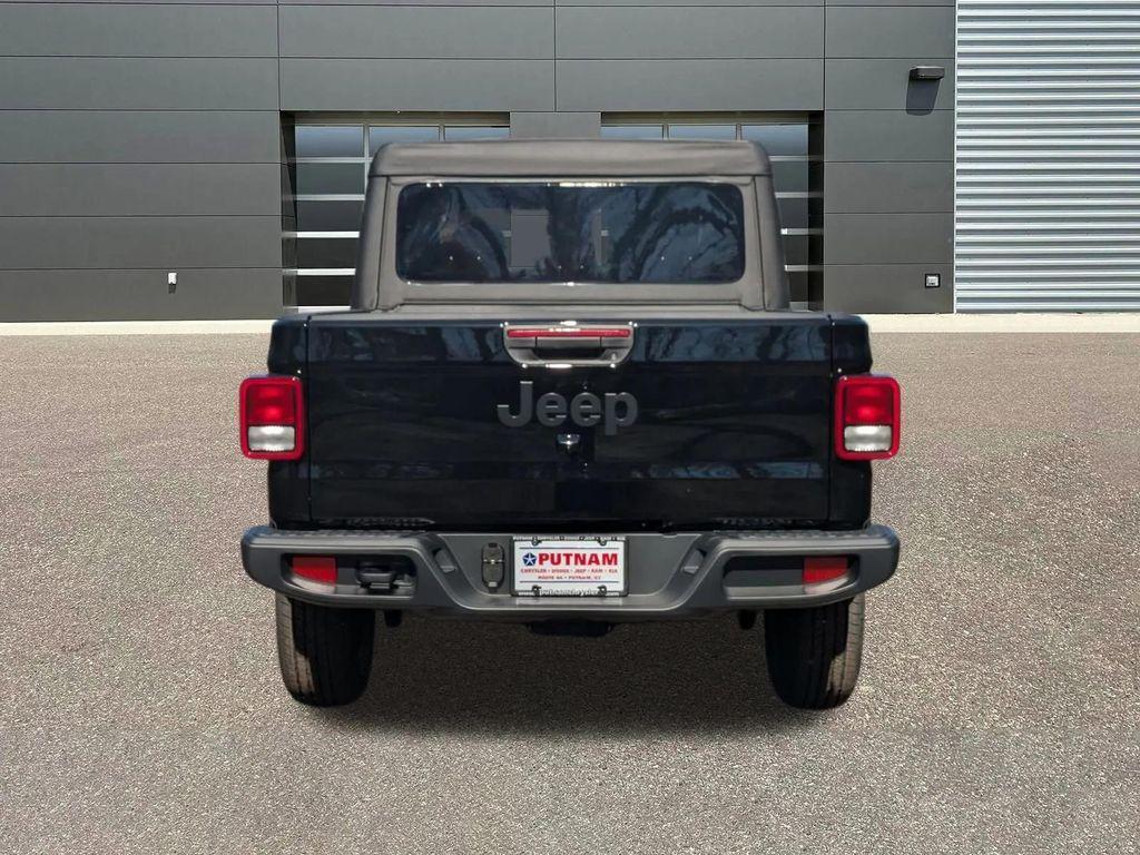new 2025 Jeep Gladiator car, priced at $42,095