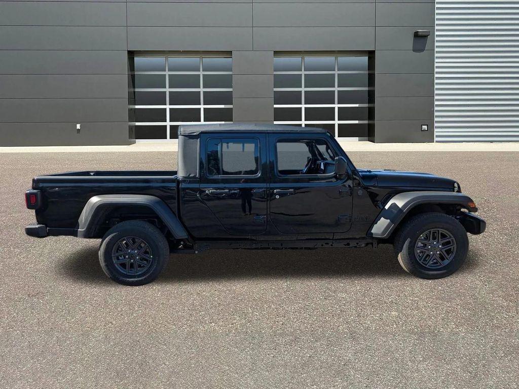 new 2025 Jeep Gladiator car, priced at $42,095
