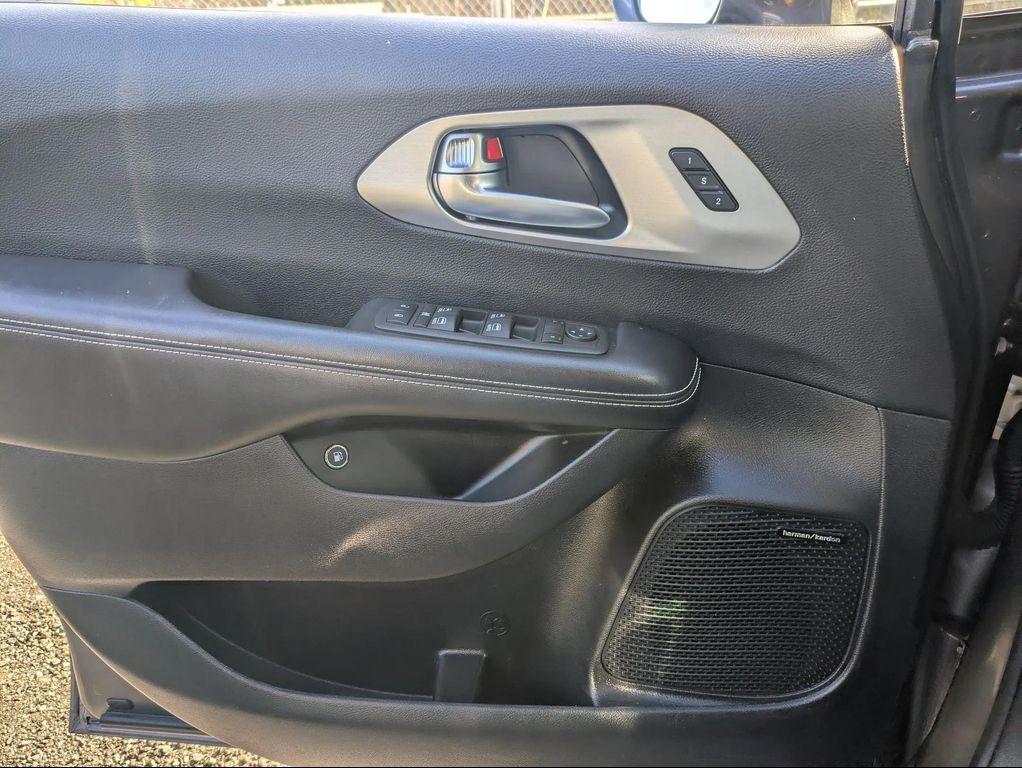 used 2022 Chrysler Pacifica Hybrid car, priced at $28,999