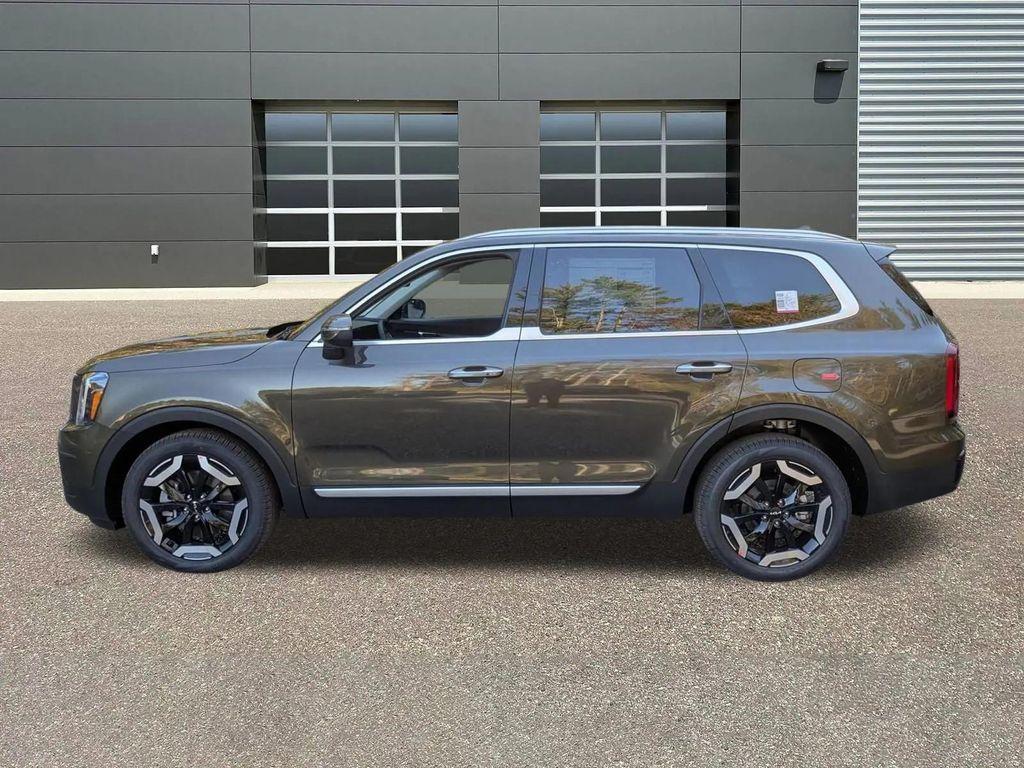 new 2025 Kia Telluride car, priced at $43,140