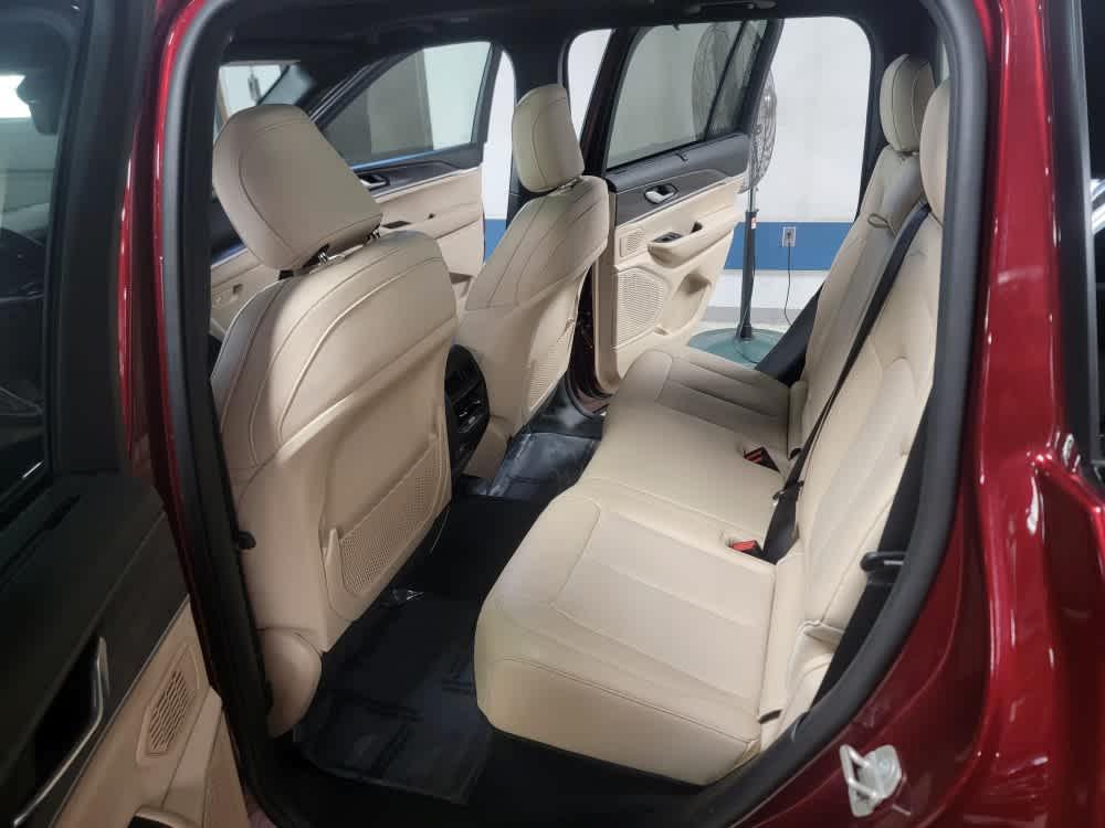 used 2024 Jeep Grand Cherokee car, priced at $38,995