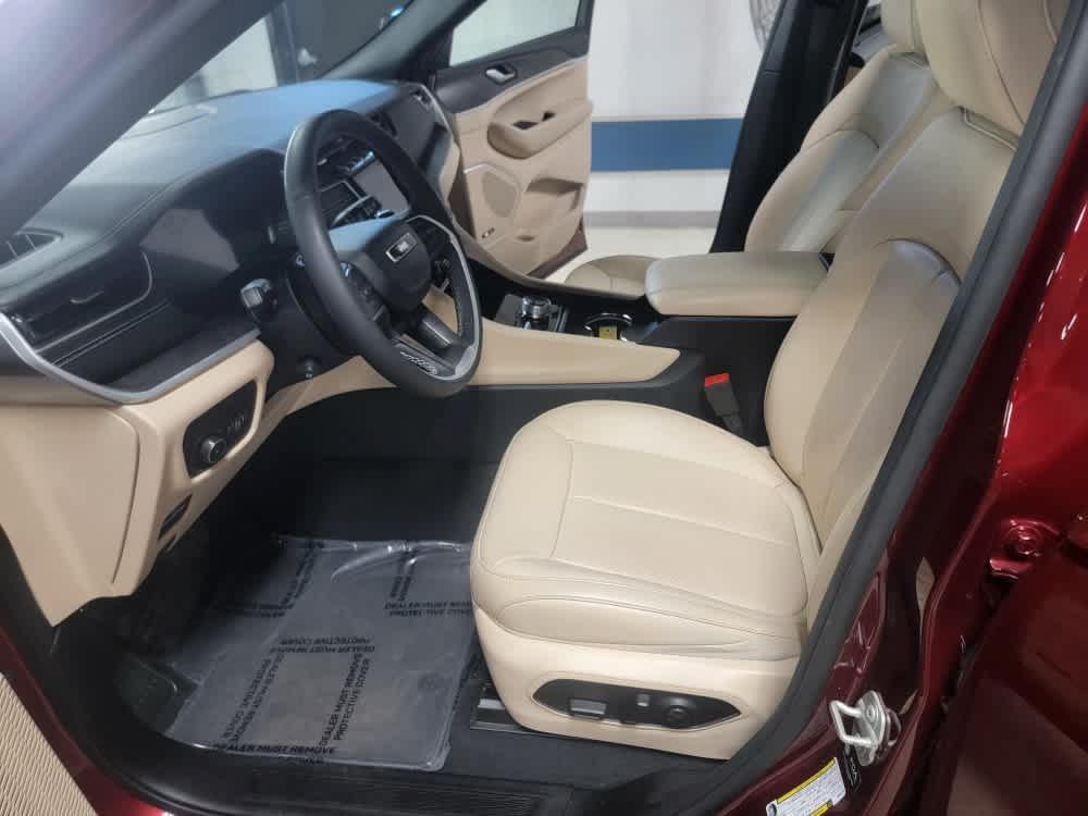 used 2024 Jeep Grand Cherokee car, priced at $38,995