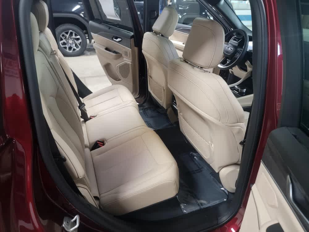 used 2024 Jeep Grand Cherokee car, priced at $38,995