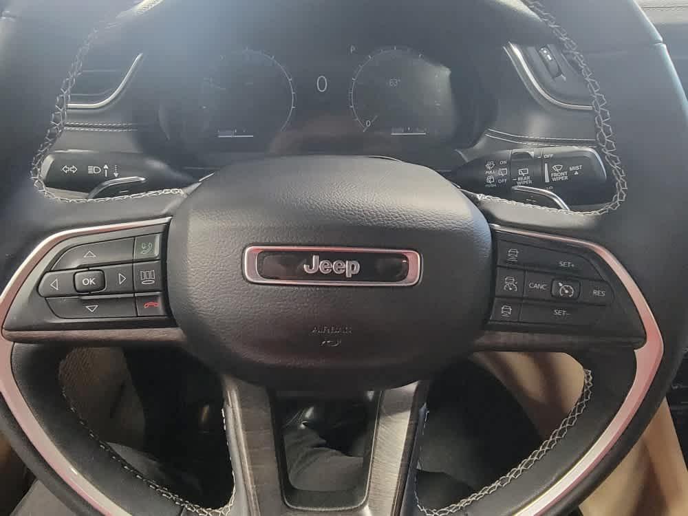 used 2024 Jeep Grand Cherokee car, priced at $38,995
