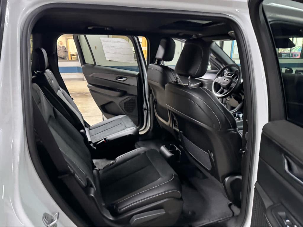 new 2025 Jeep Grand Cherokee L car, priced at $50,575