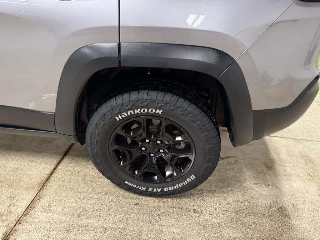 used 2021 Jeep Cherokee car, priced at $26,495