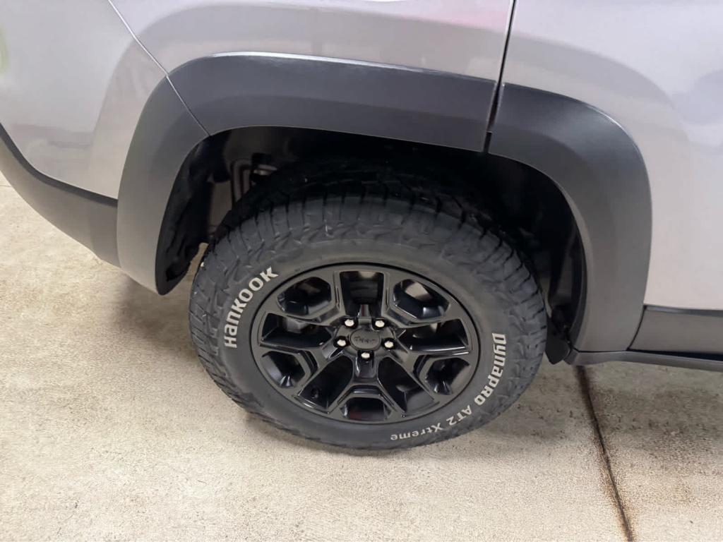 used 2021 Jeep Cherokee car, priced at $26,495