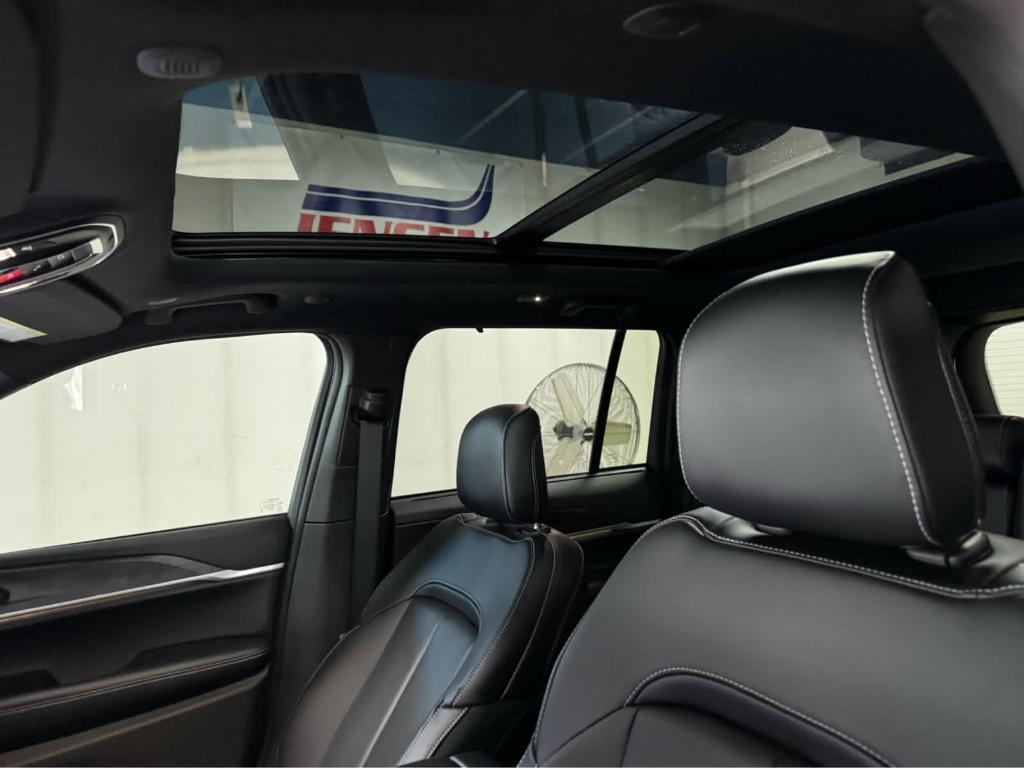 new 2025 Jeep Grand Cherokee car, priced at $56,060