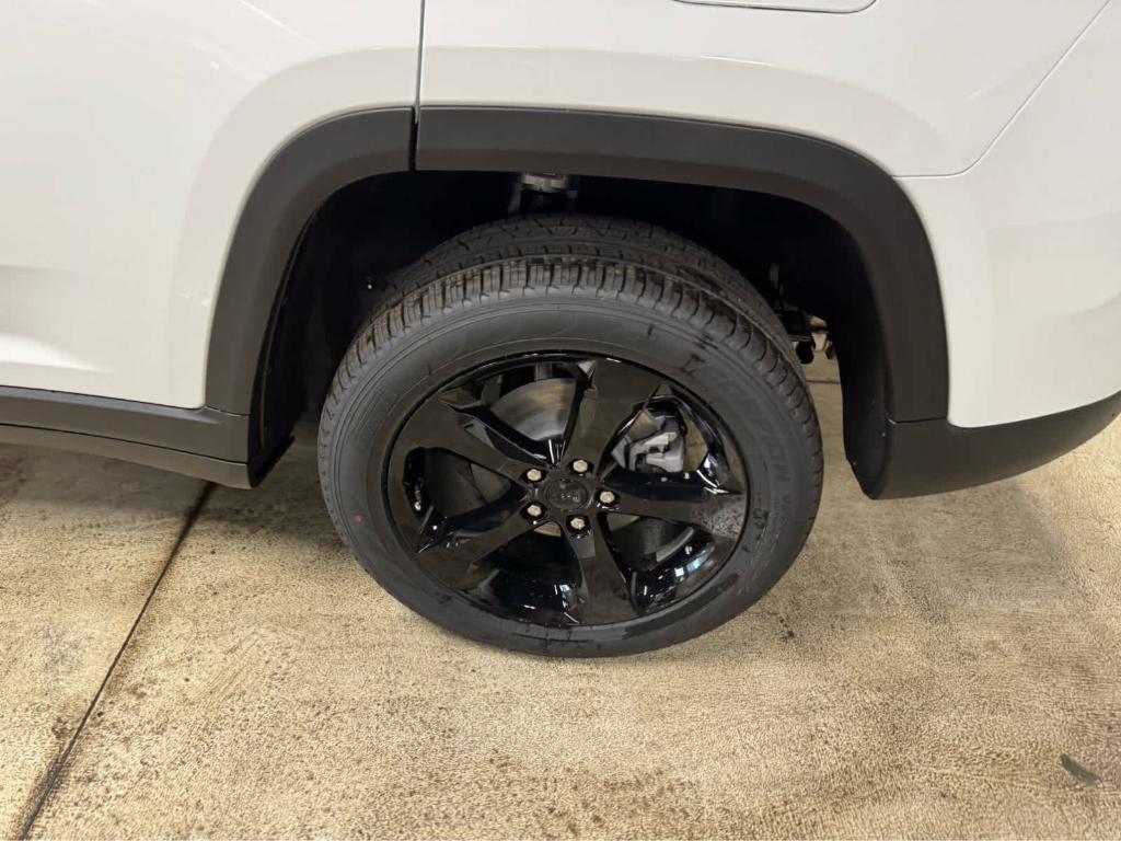 new 2025 Jeep Grand Cherokee car, priced at $56,060