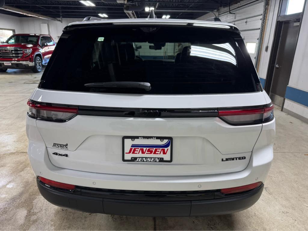 new 2025 Jeep Grand Cherokee car, priced at $56,060