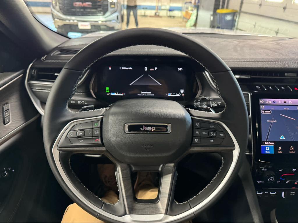 new 2025 Jeep Grand Cherokee car, priced at $56,060