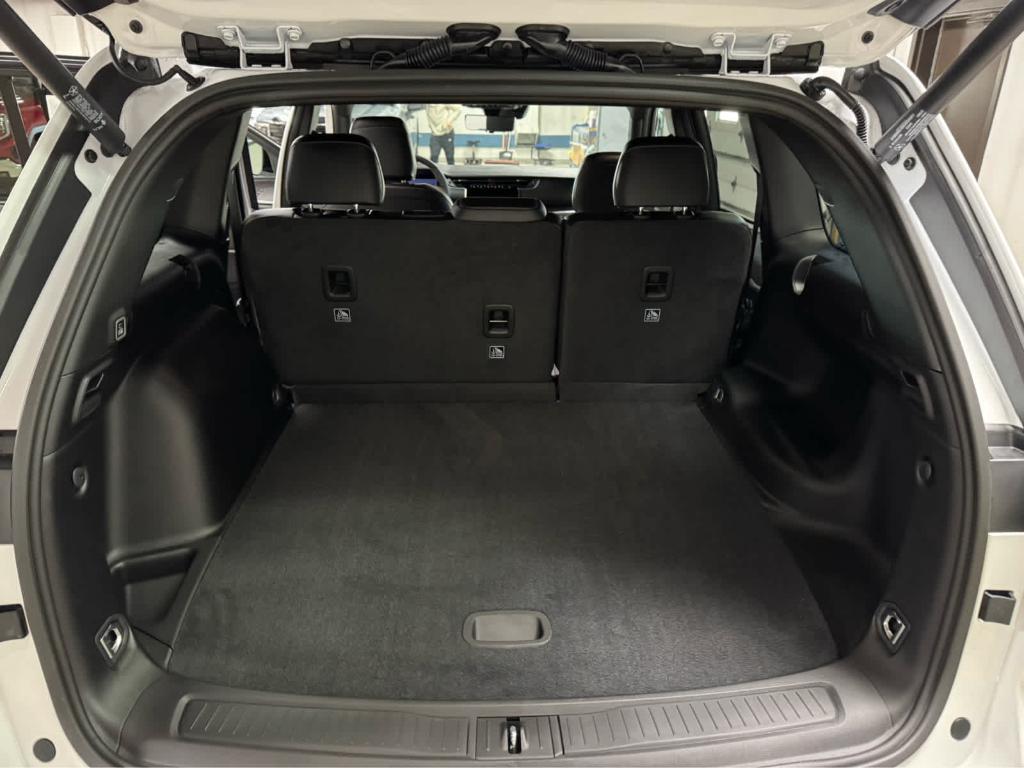 new 2025 Jeep Grand Cherokee car, priced at $56,060