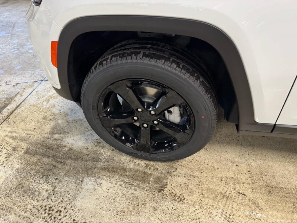 new 2025 Jeep Grand Cherokee car, priced at $56,060