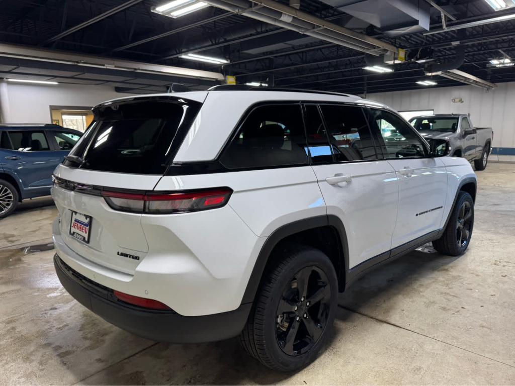 new 2025 Jeep Grand Cherokee car, priced at $56,060