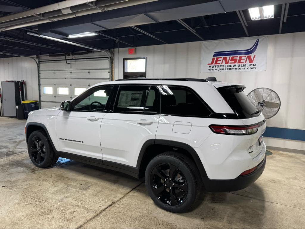 new 2025 Jeep Grand Cherokee car, priced at $56,060