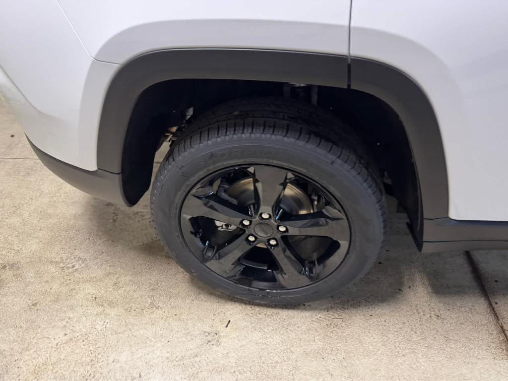 new 2025 Jeep Grand Cherokee car, priced at $56,060