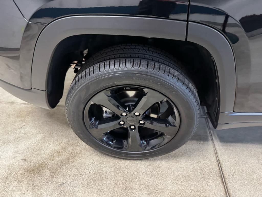 new 2025 Jeep Grand Cherokee car, priced at $51,215