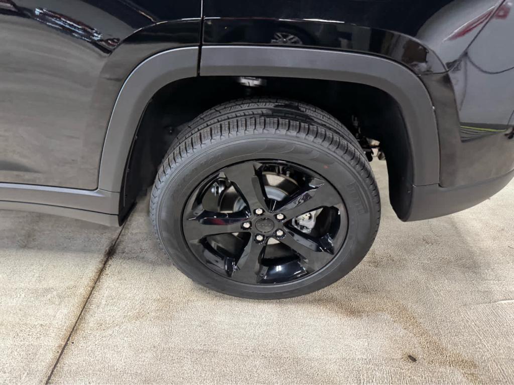 new 2025 Jeep Grand Cherokee car, priced at $51,215