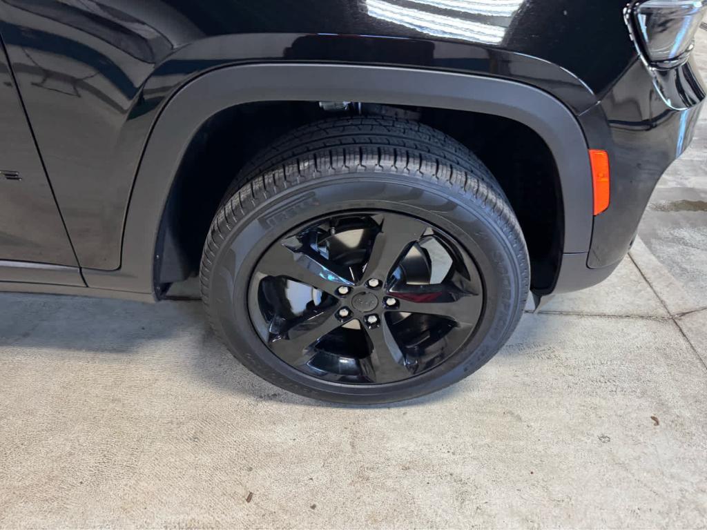 new 2025 Jeep Grand Cherokee car, priced at $51,215