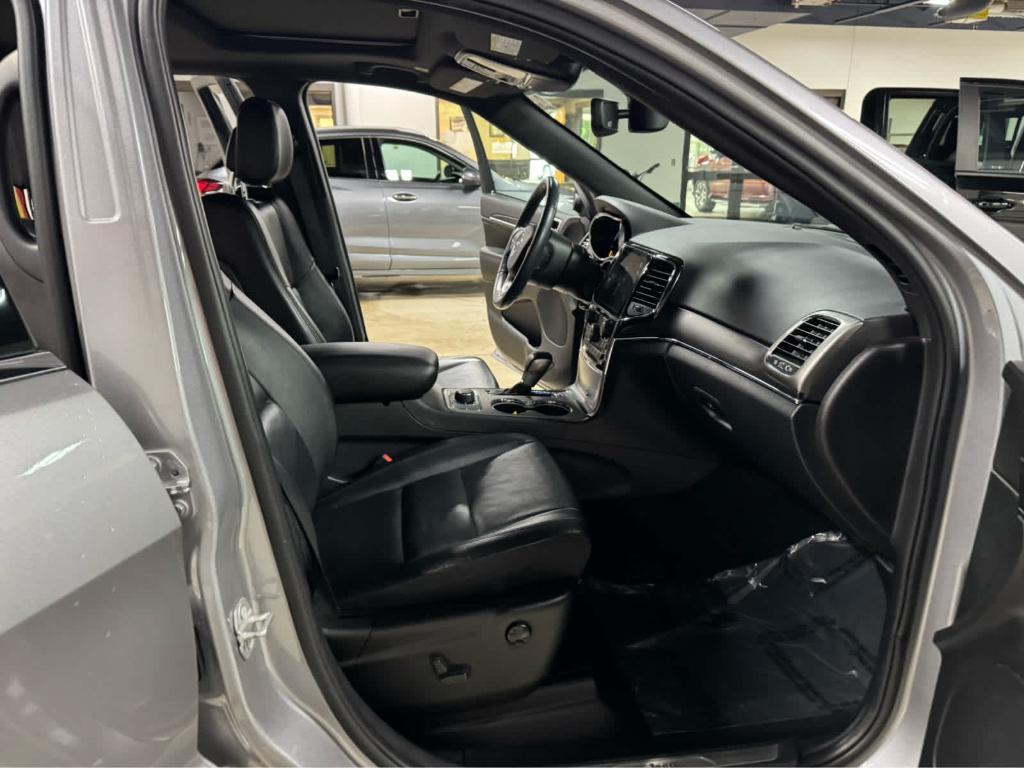 used 2021 Jeep Grand Cherokee car, priced at $26,995