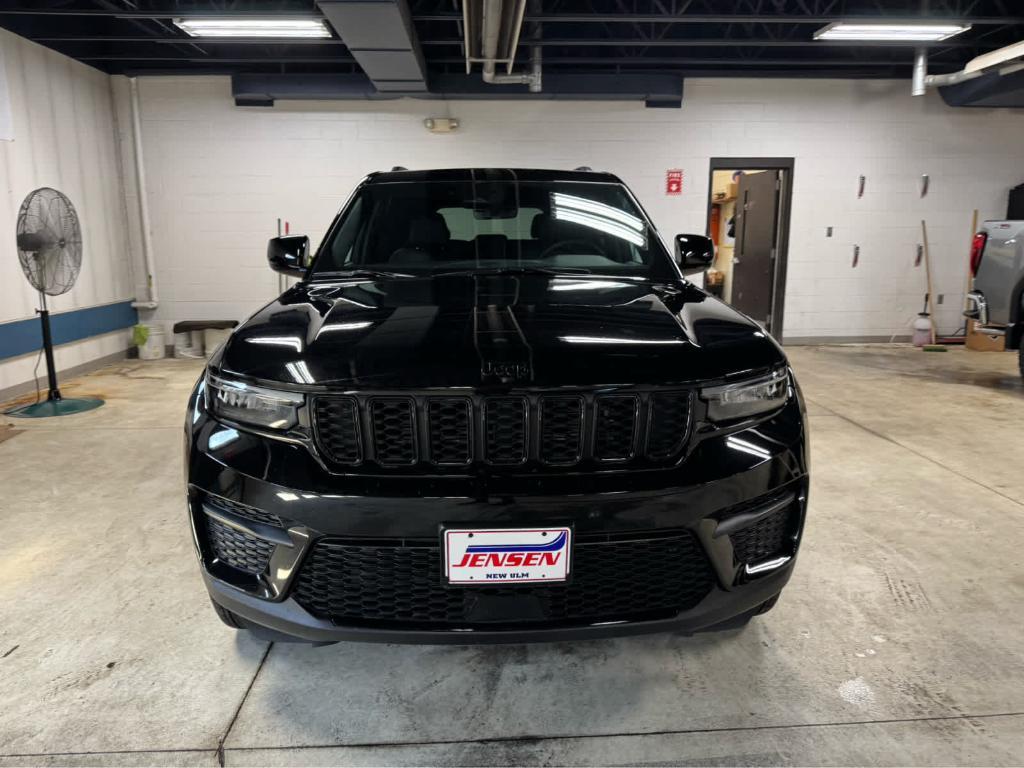 new 2025 Jeep Grand Cherokee car, priced at $47,725