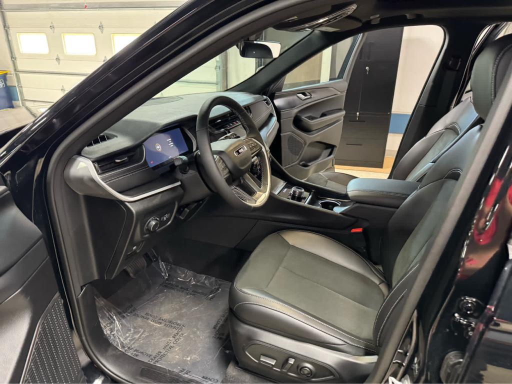 new 2025 Jeep Grand Cherokee car, priced at $47,725