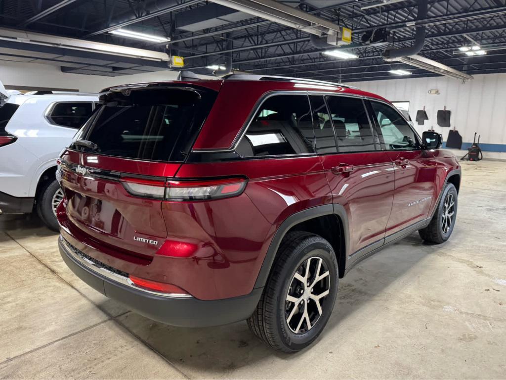 new 2025 Jeep Grand Cherokee car, priced at $53,930