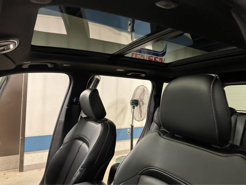 new 2025 Jeep Grand Cherokee car, priced at $53,930