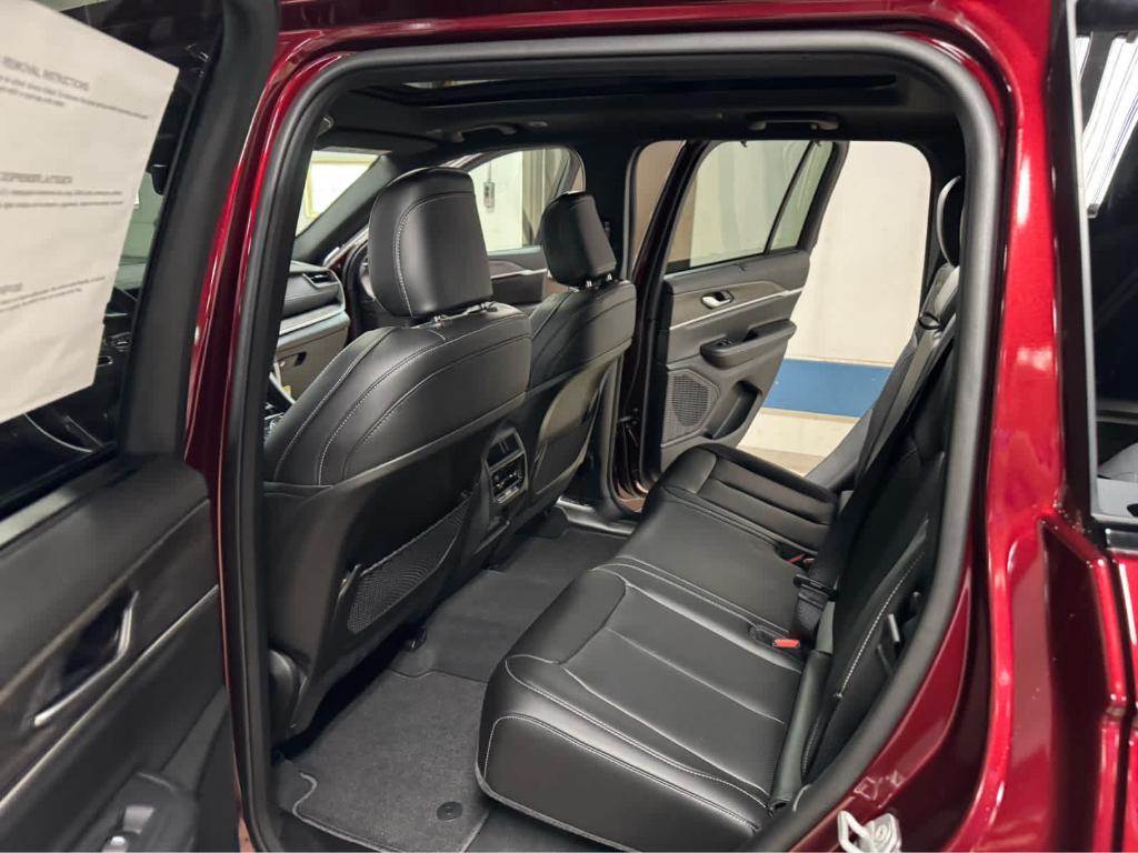 new 2025 Jeep Grand Cherokee car, priced at $53,930