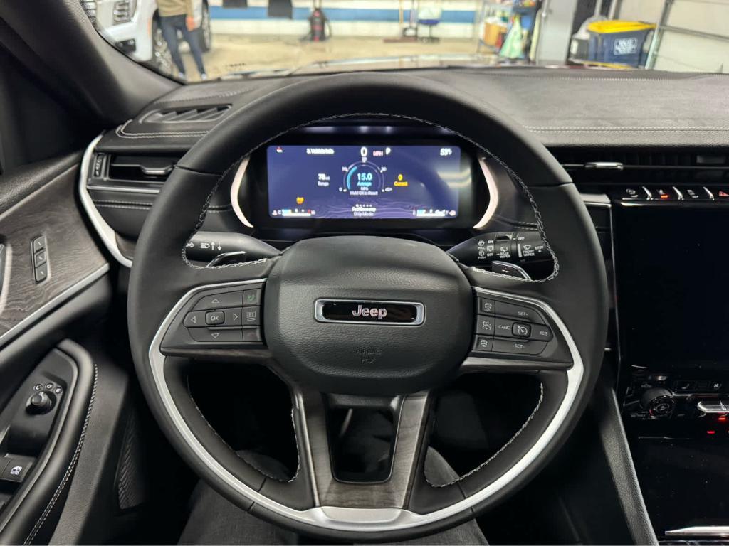 new 2025 Jeep Grand Cherokee car, priced at $53,930