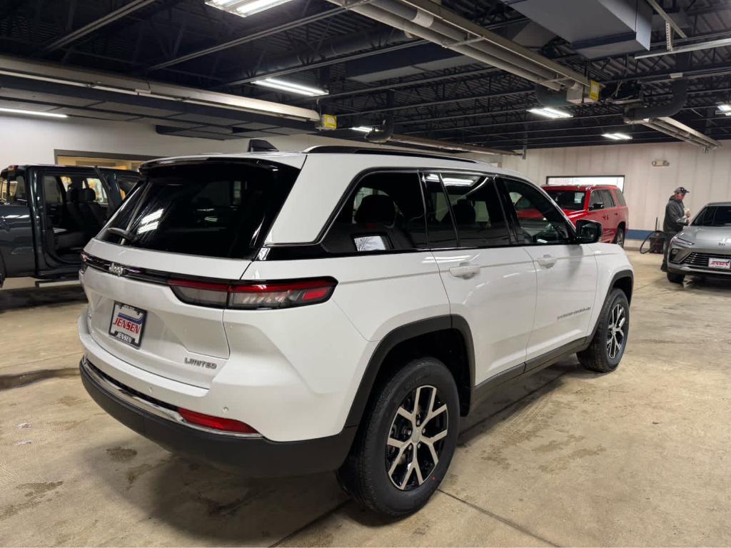 new 2025 Jeep Grand Cherokee car, priced at $47,695