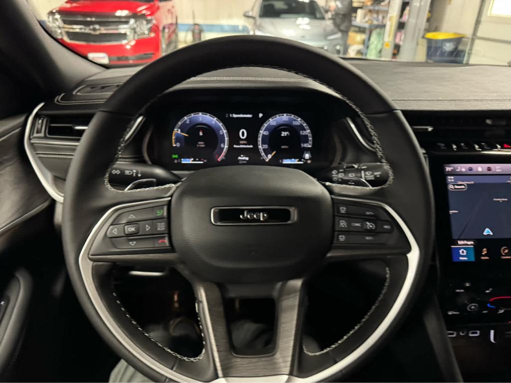new 2025 Jeep Grand Cherokee car, priced at $47,695
