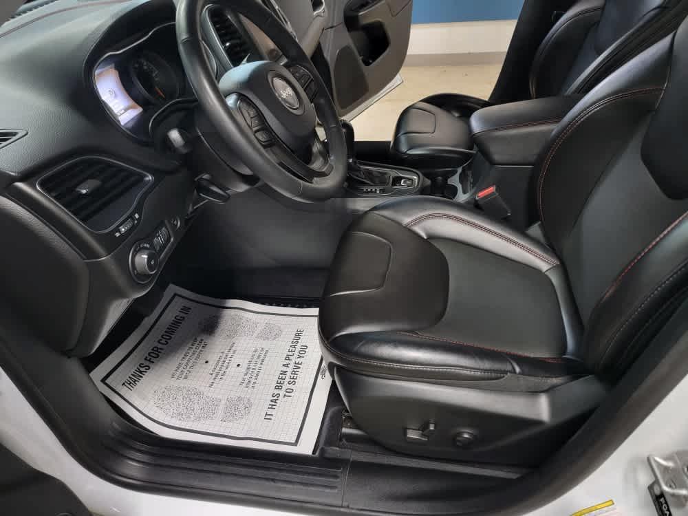used 2022 Jeep Cherokee car, priced at $27,995