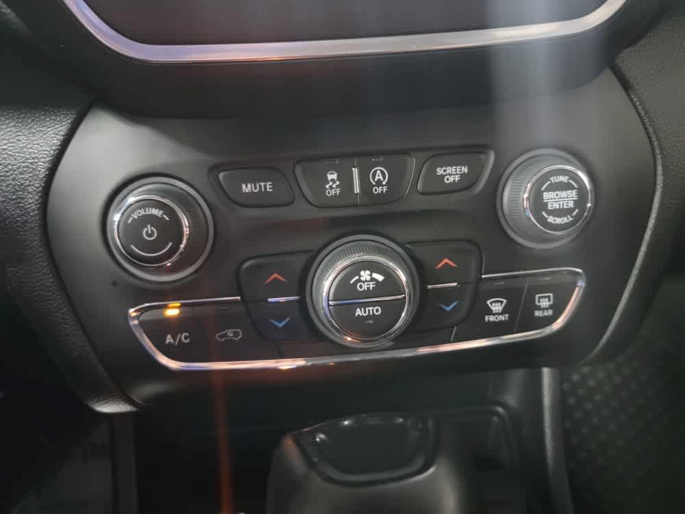 used 2022 Jeep Cherokee car, priced at $27,995
