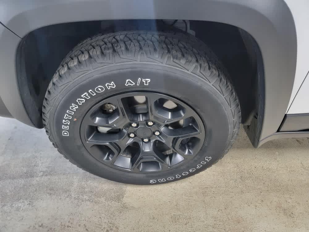 used 2022 Jeep Cherokee car, priced at $27,995