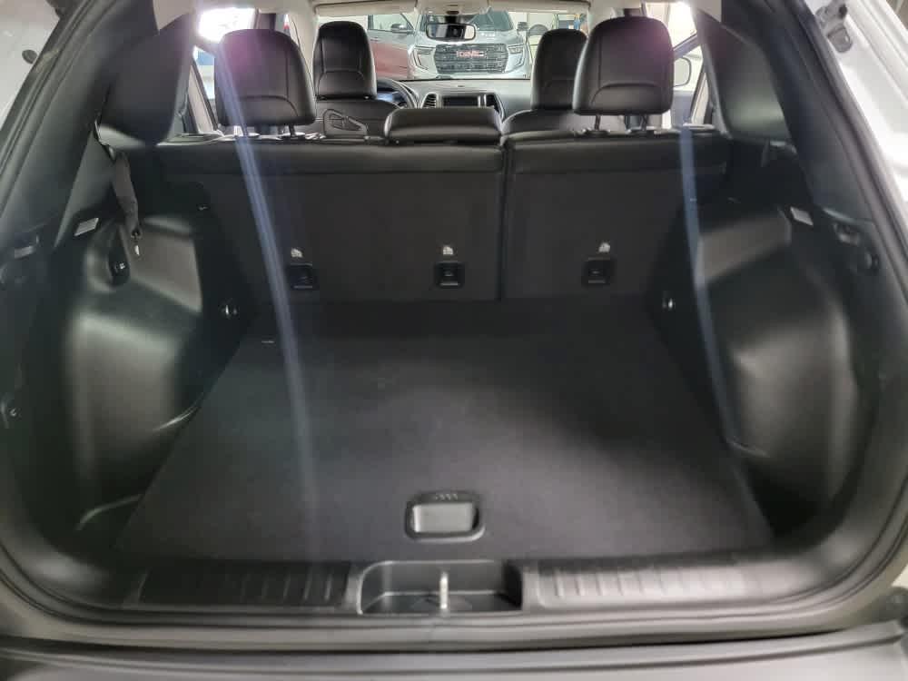 used 2022 Jeep Cherokee car, priced at $27,995