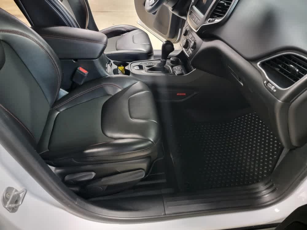 used 2022 Jeep Cherokee car, priced at $27,995