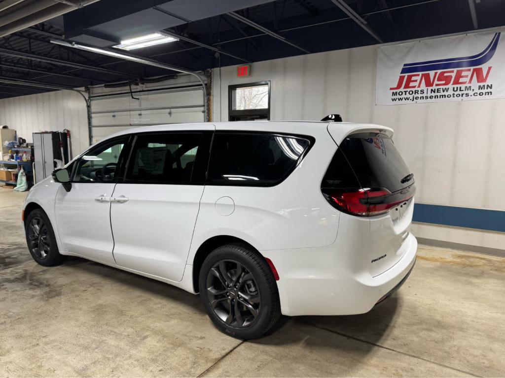 new 2026 Chrysler Pacifica car, priced at $50,785