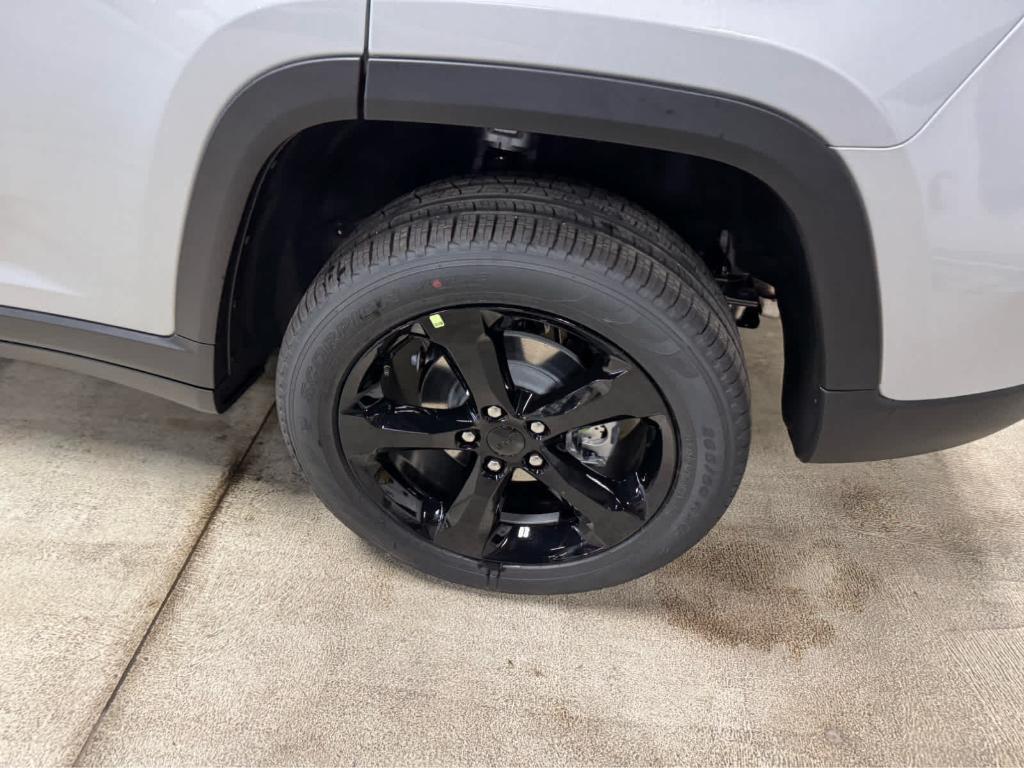 new 2025 Jeep Grand Cherokee car, priced at $56,655