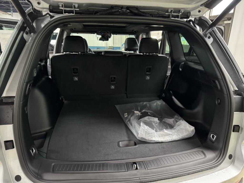 new 2025 Jeep Grand Cherokee car, priced at $56,655