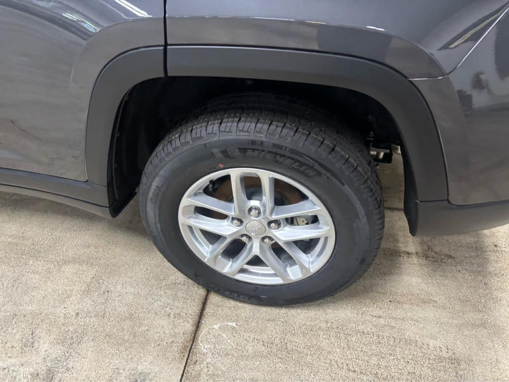 new 2025 Jeep Grand Cherokee car, priced at $44,965
