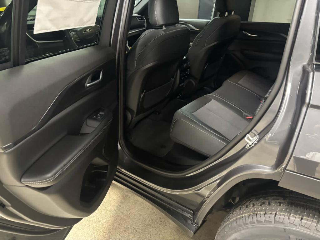 new 2025 Jeep Grand Cherokee car, priced at $44,965