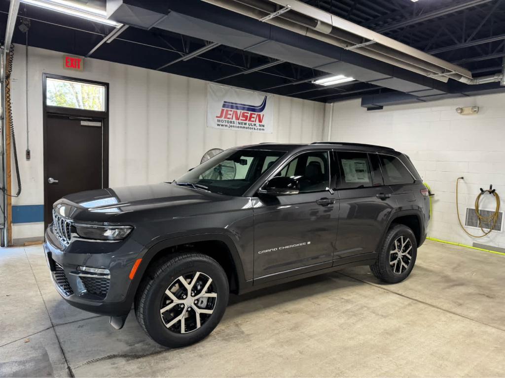 new 2025 Jeep Grand Cherokee car, priced at $53,930