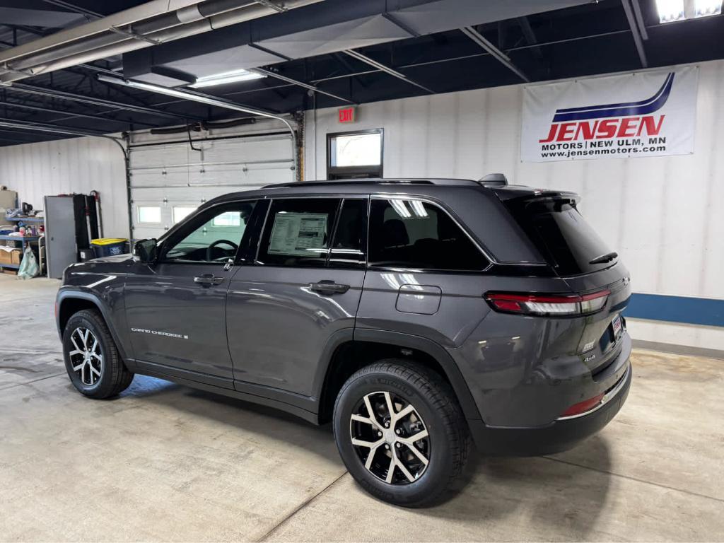 new 2025 Jeep Grand Cherokee car, priced at $53,930